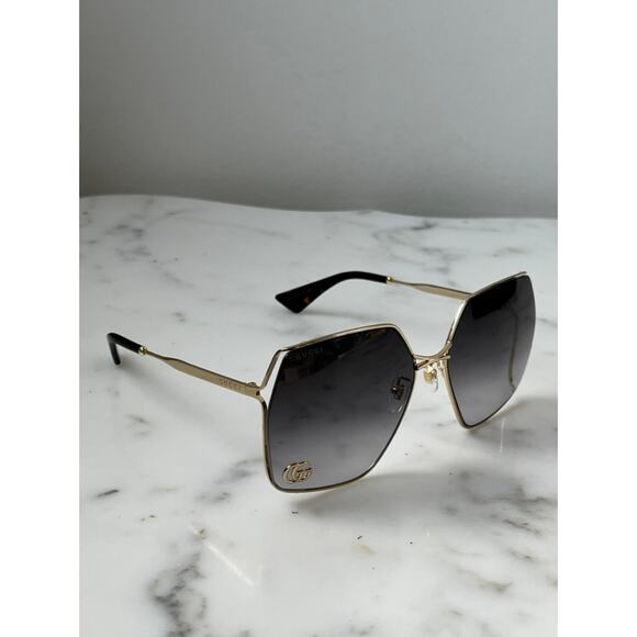 NEW Gucci GG0817S Marmont Logo Oversized Gold Sunglasses - Picture 3 of 9